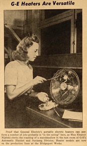 Eleanor Nijelski praży marshmallows (1945 r.) Eleanor Nijelski praży marshmallows (1945 r.)