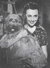 Nina Wilińska (pierwsza od prawej)